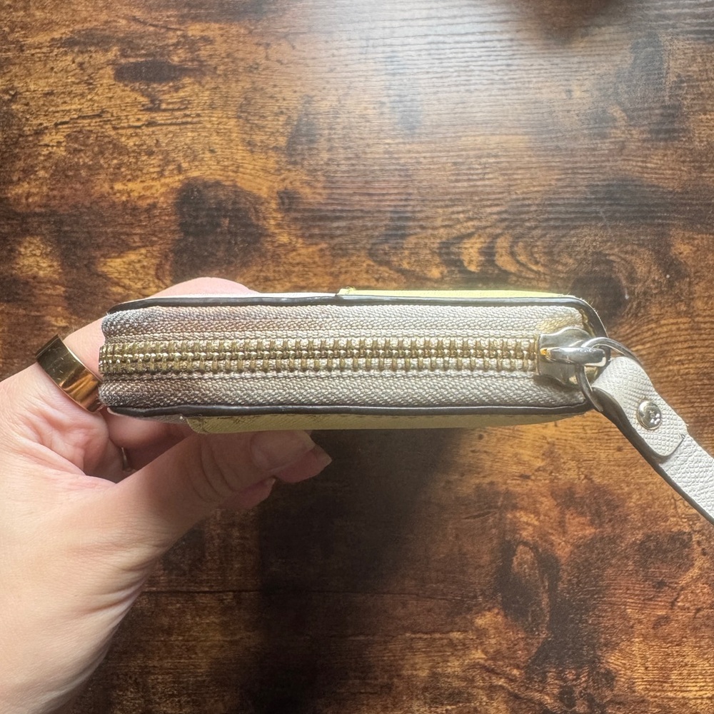 Kate Spade Wallet - Picture 12 of 12
